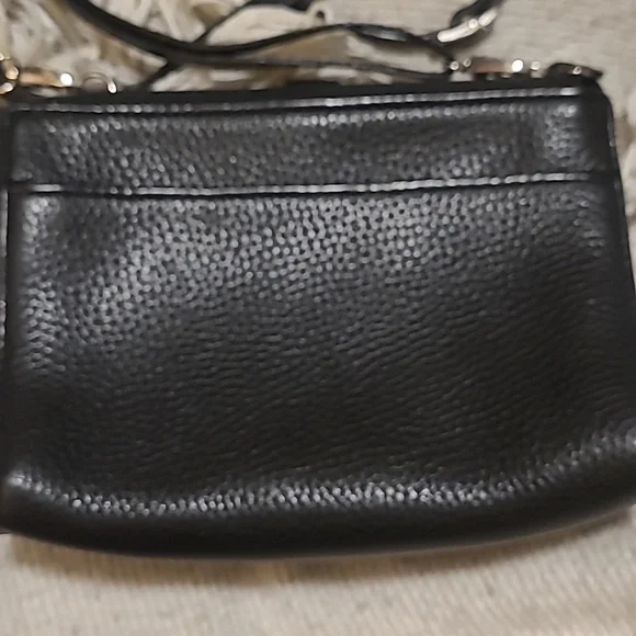 Brighton Vintage Pebble Leather Crossbody Bag with Heart Lock. Coin Resedue - Picture 5 of 8